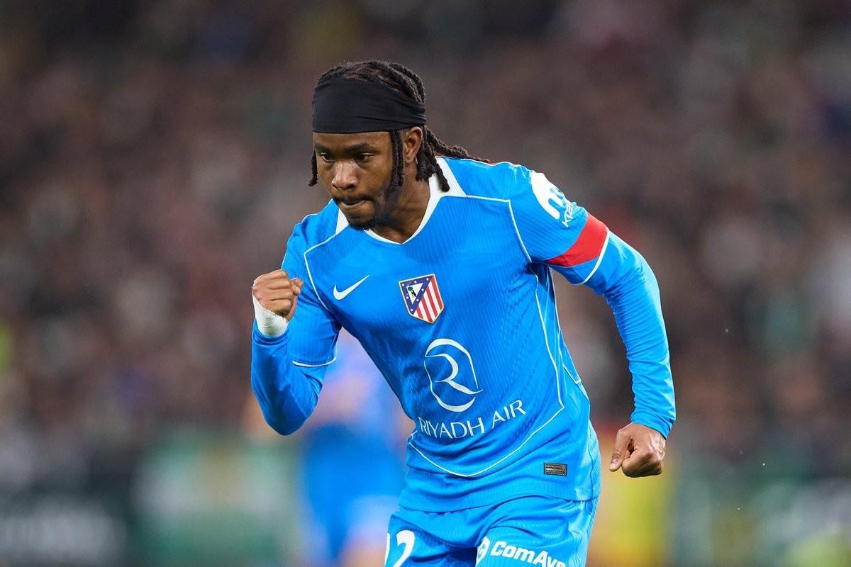 国际足联-每体：卢克曼曾两次被推荐给巴萨，但均未被巴萨采纳