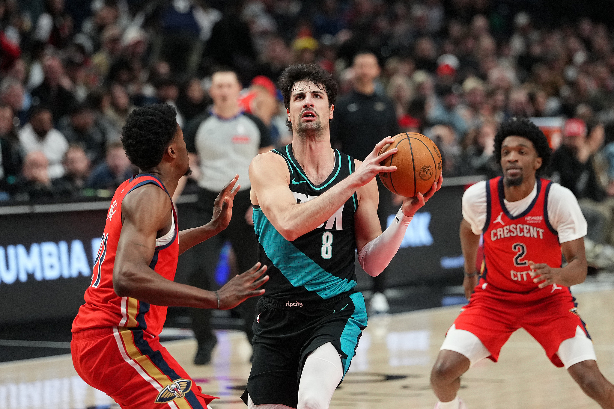 世界杯实时比分-阿夫迪亚26+8霍勒迪27+9 开拓者战胜鹈鹕收获三连胜