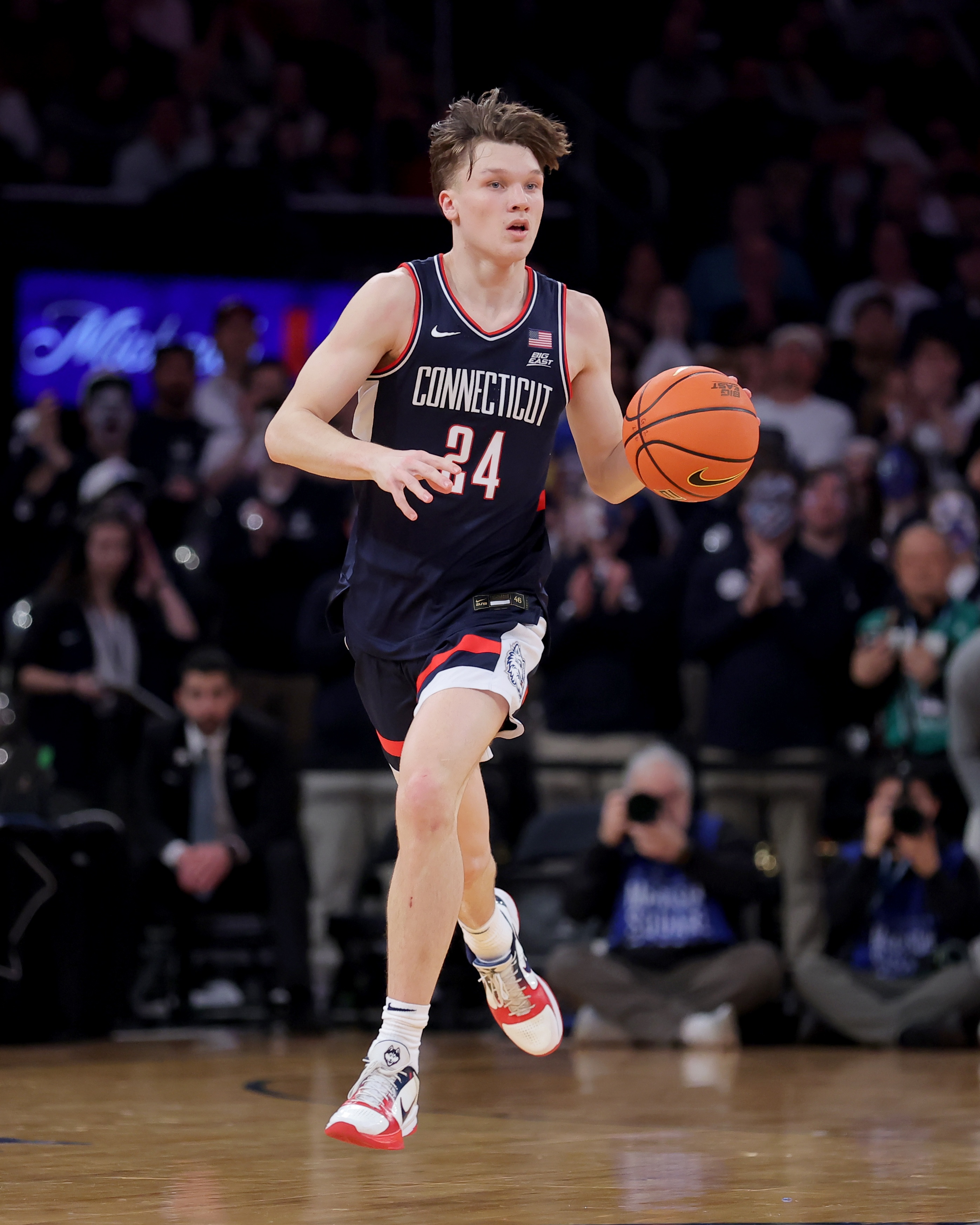 官方入口-投射太糟糕！康大热门乐透秀马林斯全场17投仅4中 三分10中3